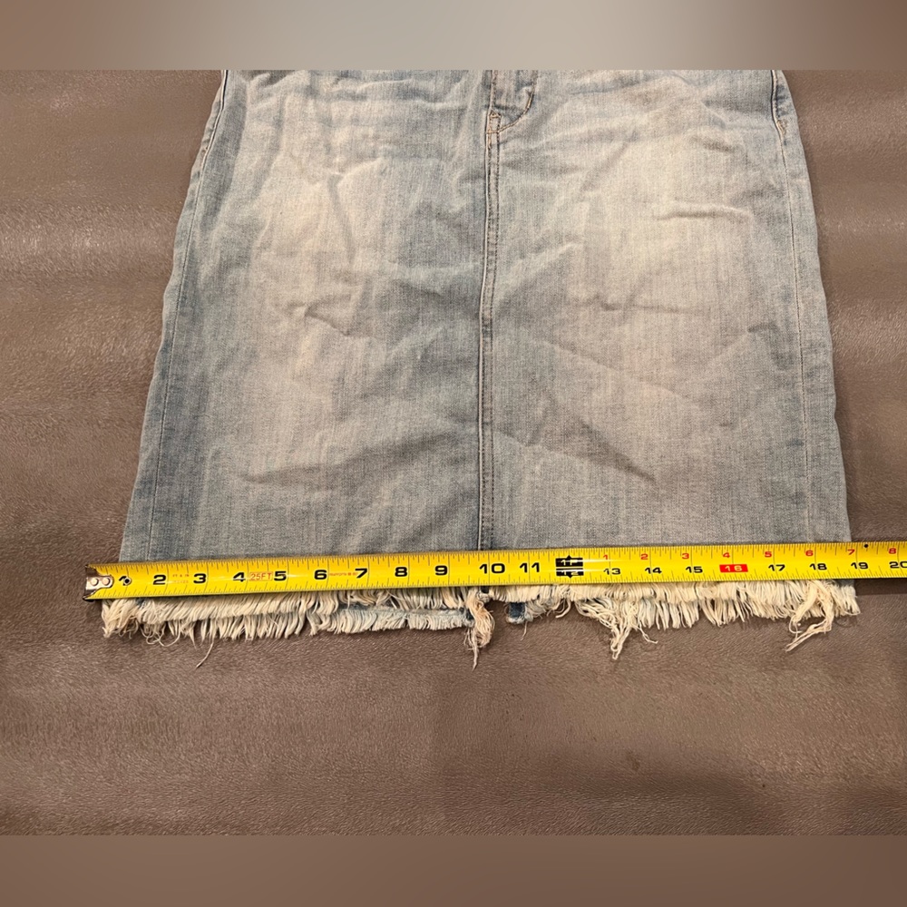 Sam Edelman The Riley Denim Skirt. Size 28 - Picture 7 of 14